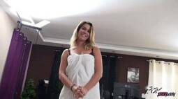 Anal giratório loira magnifica quer pau grande